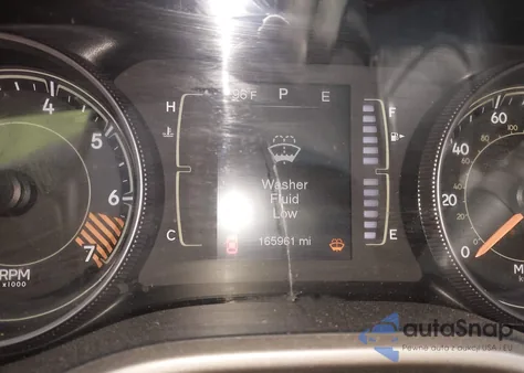 2015 Jeep Cherokee Latitude z USA, uszkodzony, nr VIN 1C4PJLCB5FW608516